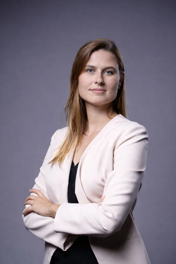 Karina Peres Silvério — Co-Founding Partner and Attorney at ZS Advogados